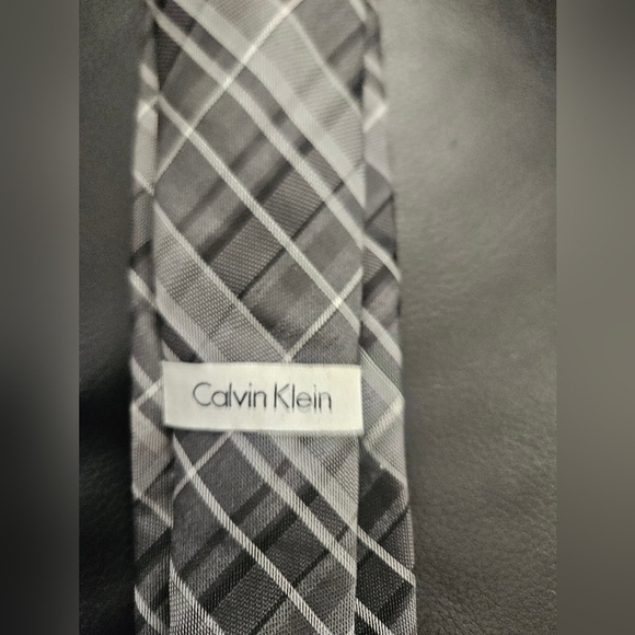 Calvin klein grey textured tie - Picture 4 of 4